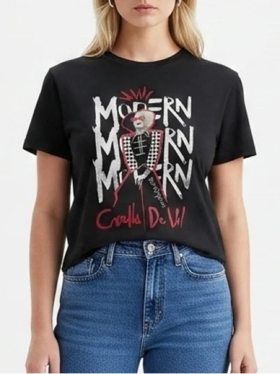 Disney Tops - Disney Cruella De Vil Black T-Shirt